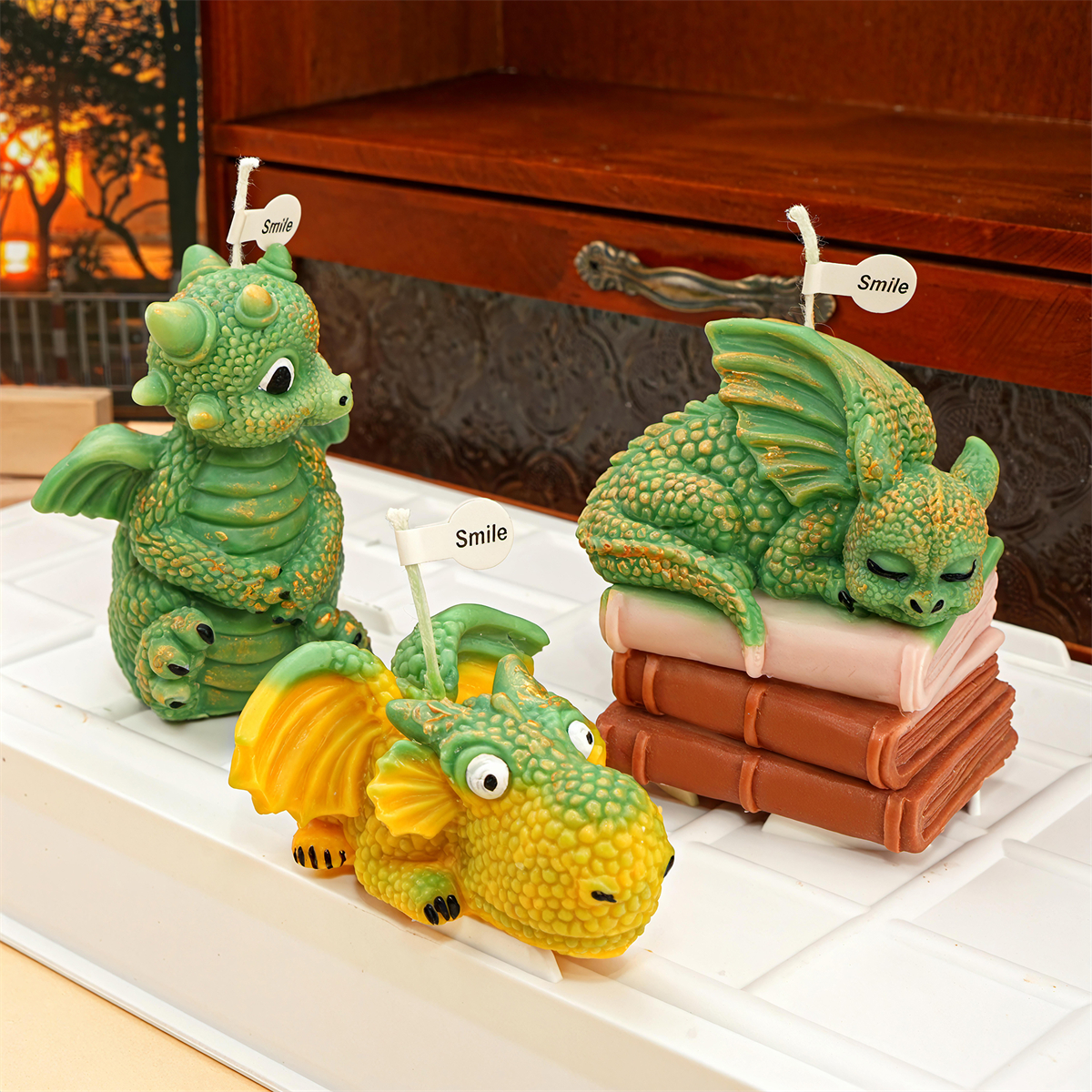 Cute Sleeping Dragon Candle Mo - Soap Making Books recensione e prezzo